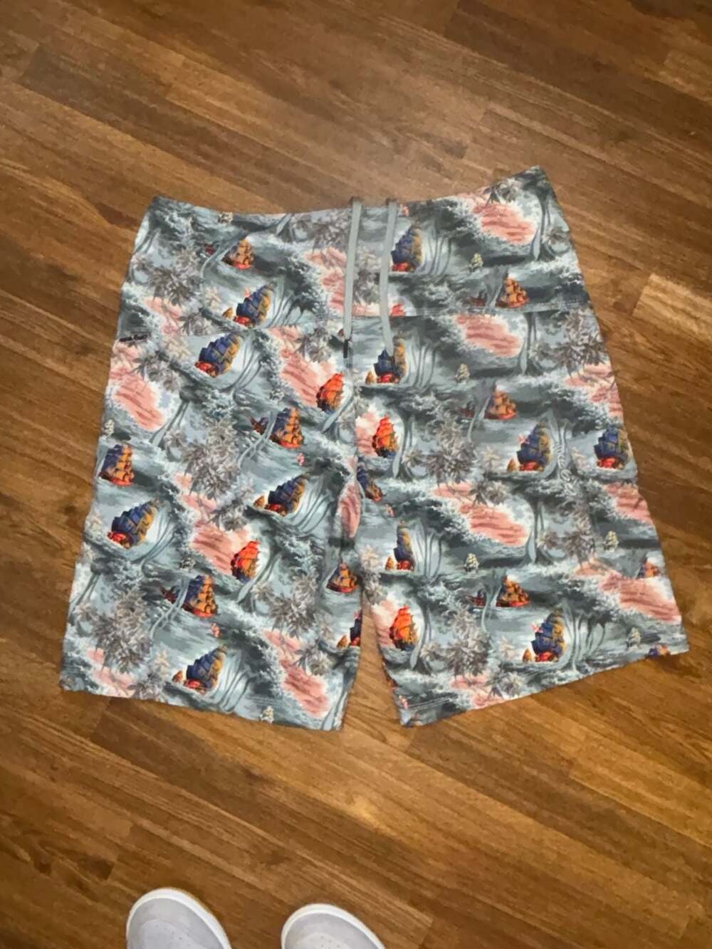 Nike 6.0 Vintage Pirate Ship Graphic Board Shorts. Size 36 - Picture 2 of 8